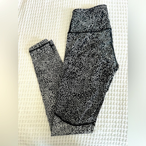 Lululemon Nulu Leggings/4 - Picture 3 of 7